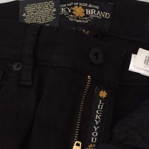 Lucky Brand Jeans - 🍀Lucky brand distressed jeggings🍀 Lucky Brand Jeans - 🍀Lucky brand distressed jeggings🍀